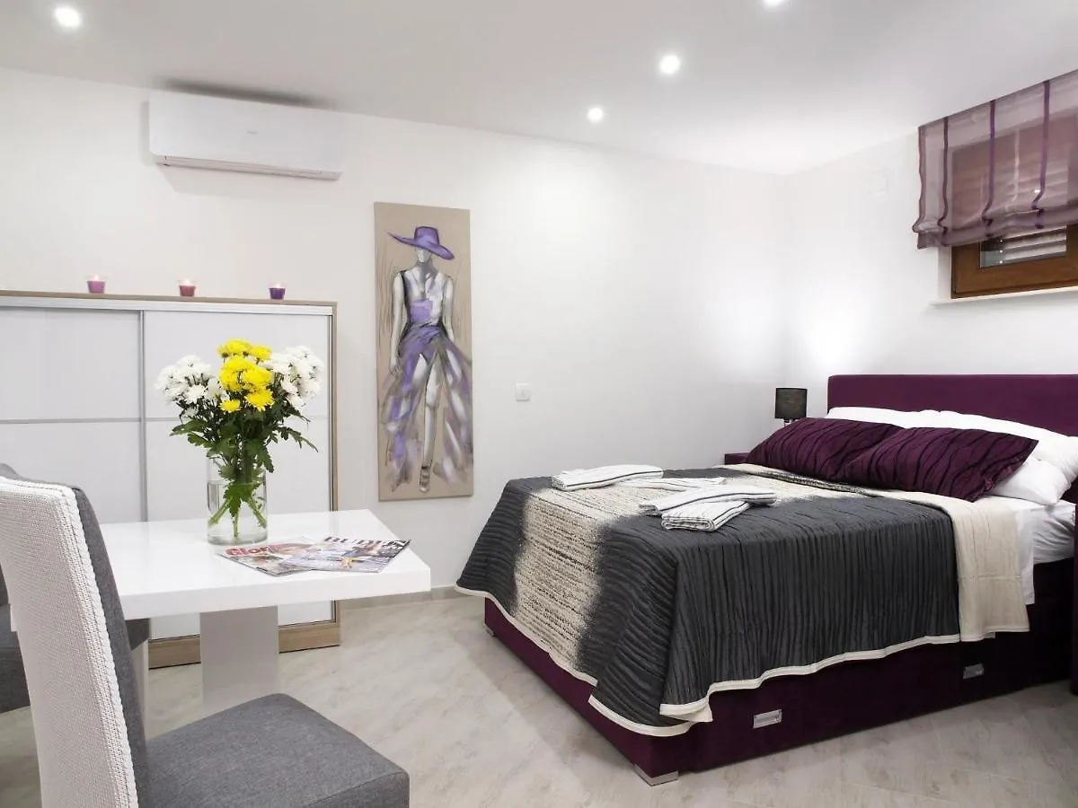 Villa Malibu One Vir